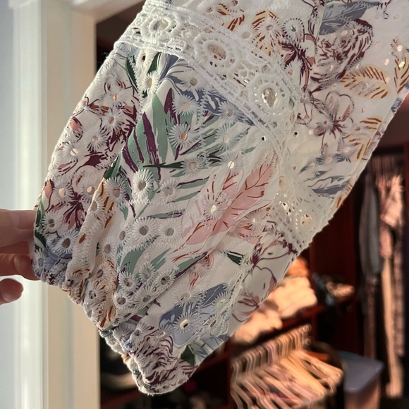 Adorable puff sleeve mini dress, size medium. - Picture 3 of 3